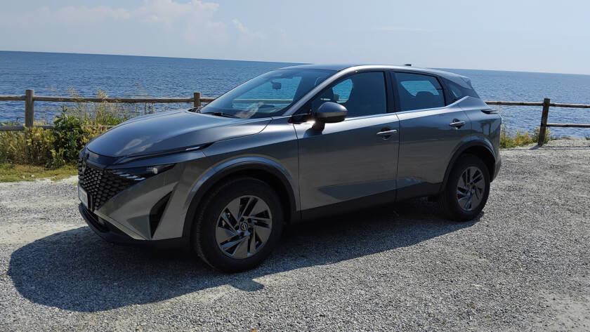 Nissan Qashqai StarGo Mobility 3/4 anteriore